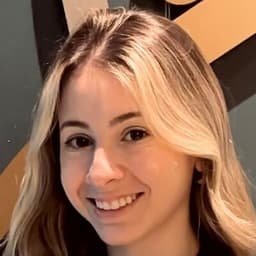 Foto de Dra. Heloisa Ferreira Martins - Fisioterapeuta e Pesquisadora em Reabilitação Musculoesquelética na Focus Saúde Ribeirão Preto