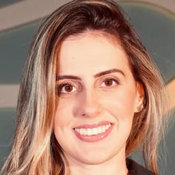 Foto de Profa. Dra. Veridiana Wanshi Arnoni - Fisioterapeuta Especialista em Fisioterapia Traumato-Ortopédica e Desportiva na Focus Saúde Ribeirão Preto